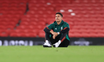 La star française fait ses adieux à Manchester United en larmes