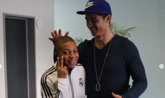 Porter l'ancien numéro de l'idole