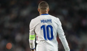 Les réseaux sociaux de l'équipe de France ont dévoilé le maillot n°10 de Mbappé
