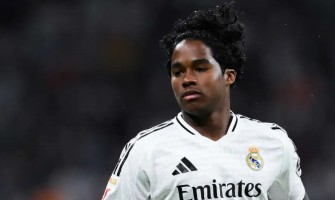 Réponse dominatrice : « Je m'en fiche des critiques ! »