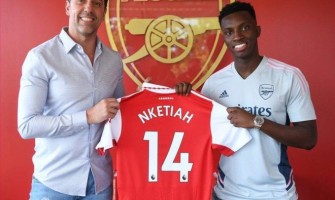 Le légendaire maillot n°14 d'Arsenal est transmis